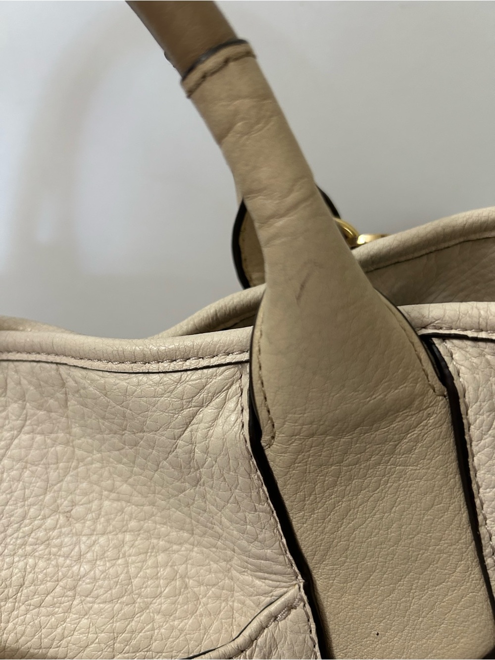 Aimee Kestenberg Pebbled Cream Leather Satchel/Crossbody with Gold Hardware - Picture 15 of 16